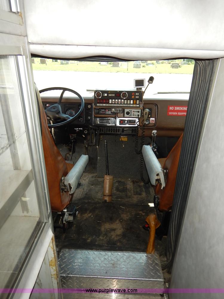 image for item K1584 1989 International S1600 fire rescue truck