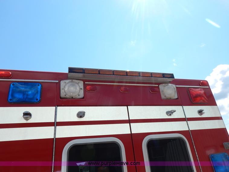 image for item K1584 1989 International S1600 fire rescue truck