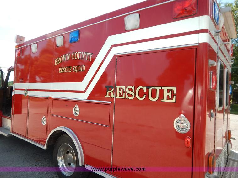 image for item K1584 1989 International S1600 fire rescue truck