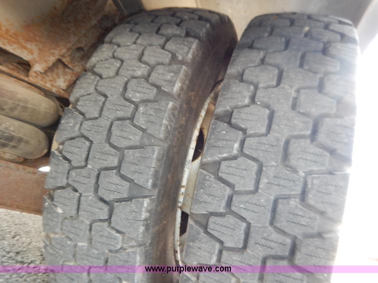 image for item K1584 1989 International S1600 fire rescue truck