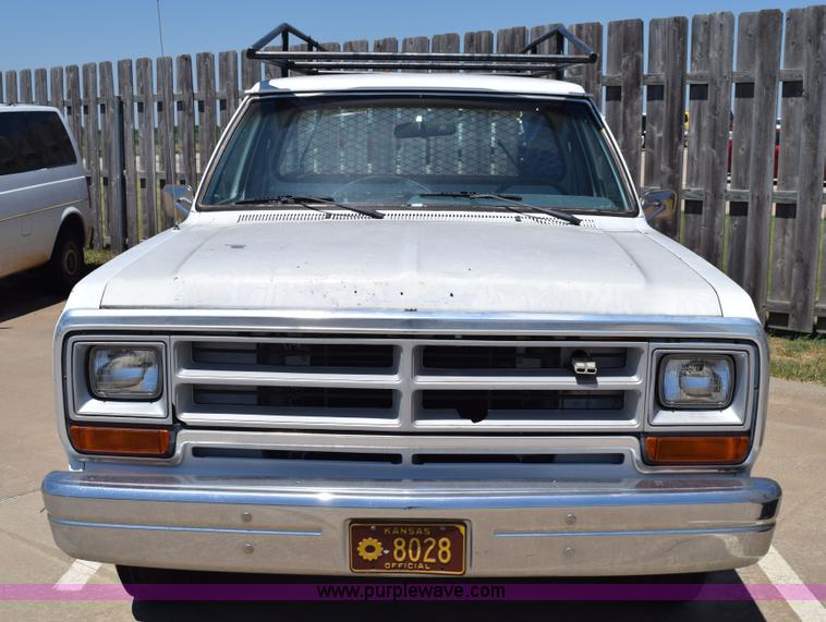 image for item K6175 1988 Dodge D250 pickup truck