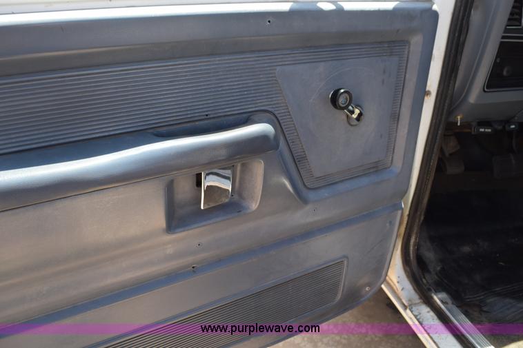 image for item K6175 1988 Dodge D250 pickup truck