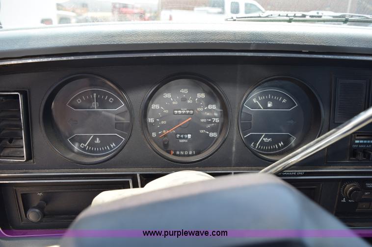 image for item K6175 1988 Dodge D250 pickup truck