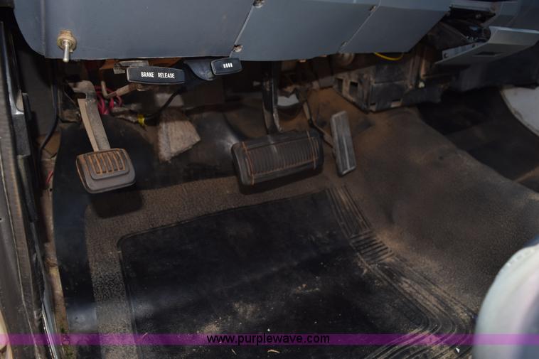 image for item K6175 1988 Dodge D250 pickup truck