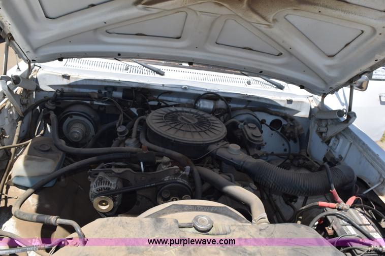 image for item K6175 1988 Dodge D250 pickup truck