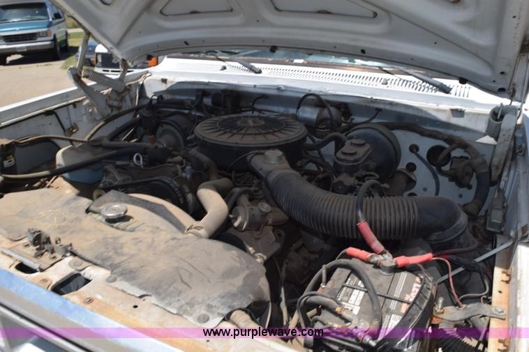 image for item K6175 1988 Dodge D250 pickup truck