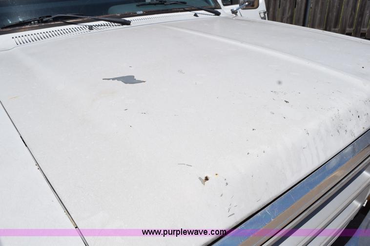 image for item K6175 1988 Dodge D250 pickup truck