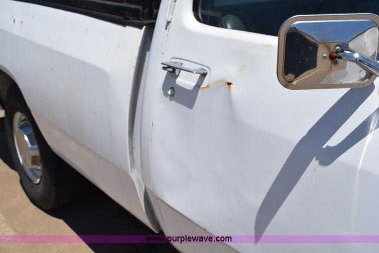 image for item K6175 1988 Dodge D250 pickup truck