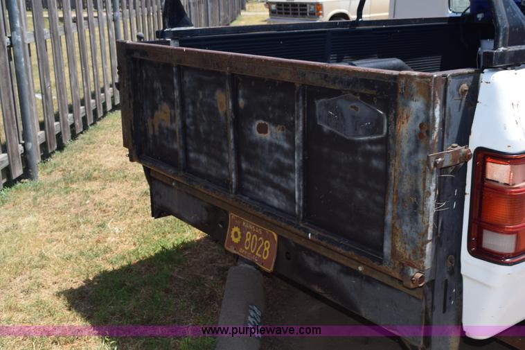 image for item K6175 1988 Dodge D250 pickup truck