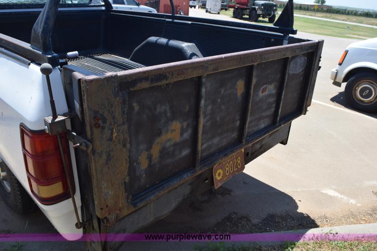 image for item K6175 1988 Dodge D250 pickup truck