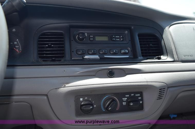 image for item K6176 2000 Ford Crown Victoria Police Interceptor