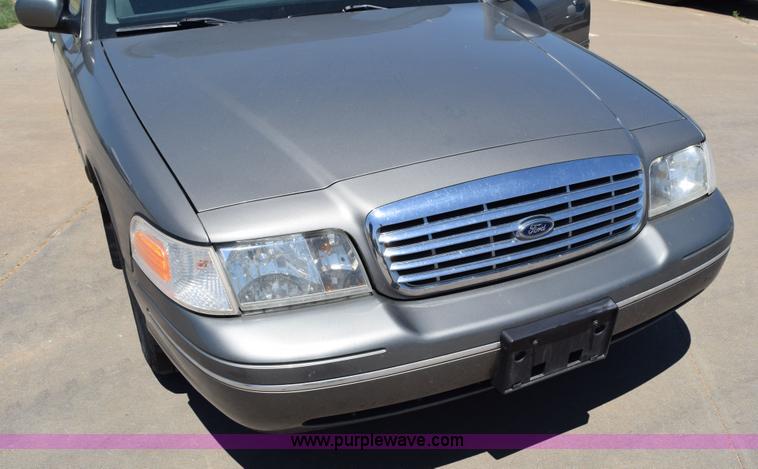 image for item K6176 2000 Ford Crown Victoria Police Interceptor