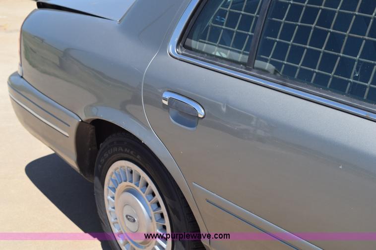 image for item K6176 2000 Ford Crown Victoria Police Interceptor