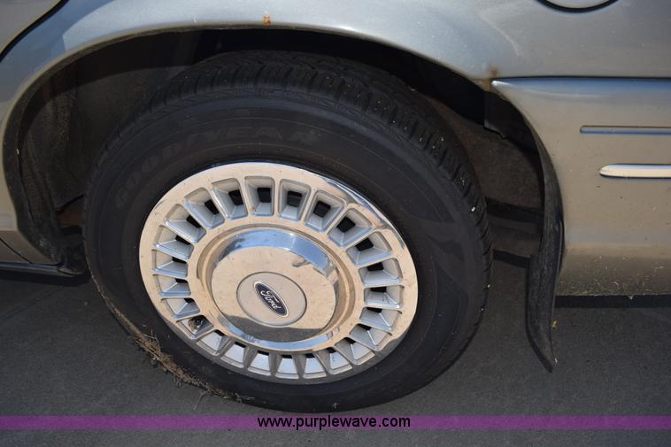 image for item K6176 2000 Ford Crown Victoria Police Interceptor