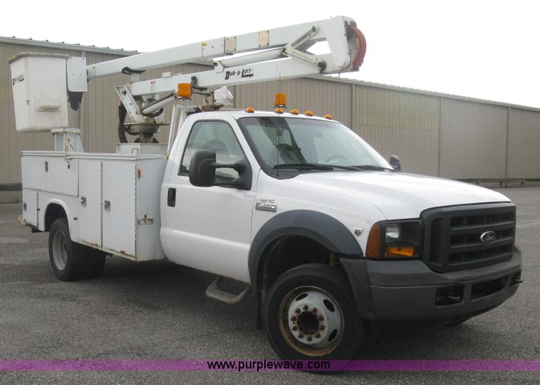 image for item K8711 2006 Ford F450 Super Duty XL bucket truck