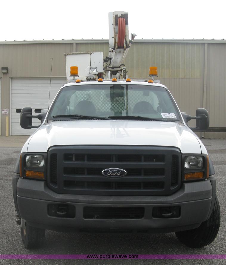 image for item K8711 2006 Ford F450 Super Duty XL bucket truck
