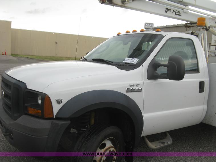 image for item K8711 2006 Ford F450 Super Duty XL bucket truck
