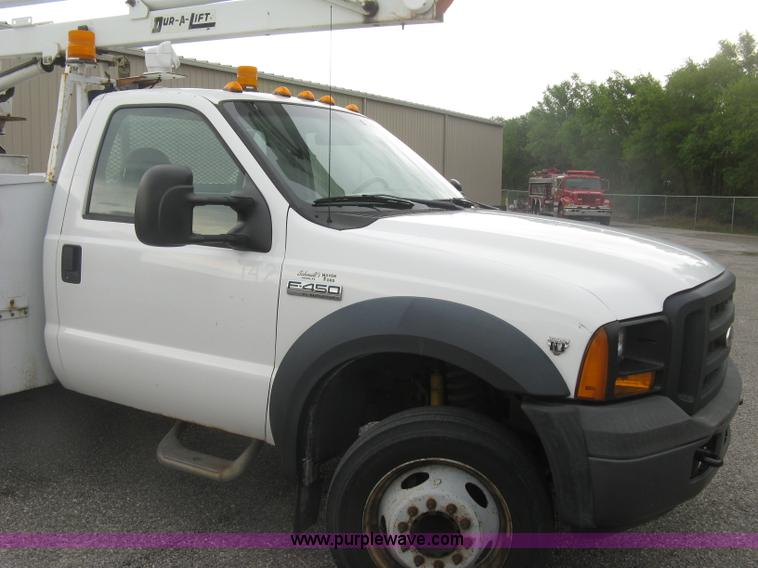 image for item K8711 2006 Ford F450 Super Duty XL bucket truck