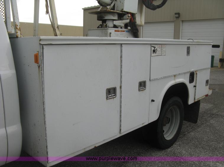 image for item K8711 2006 Ford F450 Super Duty XL bucket truck
