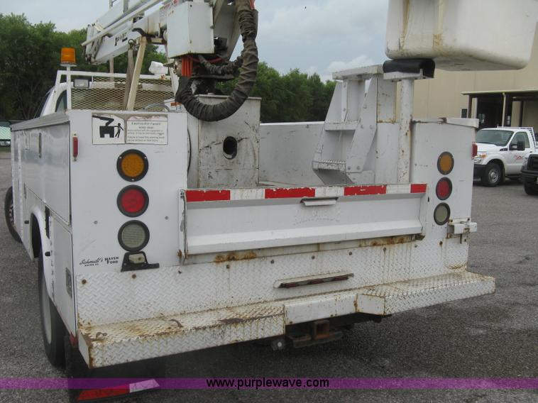 image for item K8711 2006 Ford F450 Super Duty XL bucket truck