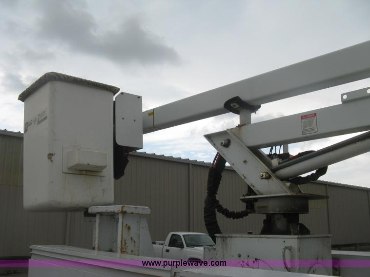 image for item K8711 2006 Ford F450 Super Duty XL bucket truck