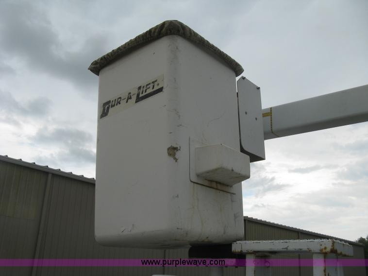 image for item K8711 2006 Ford F450 Super Duty XL bucket truck