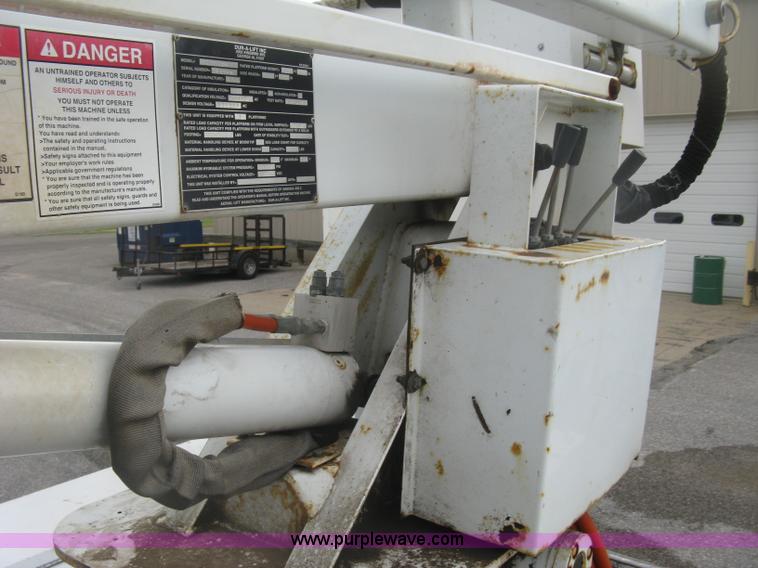 image for item K8711 2006 Ford F450 Super Duty XL bucket truck