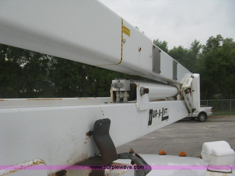 image for item K8711 2006 Ford F450 Super Duty XL bucket truck