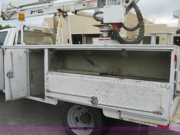 image for item K8711 2006 Ford F450 Super Duty XL bucket truck