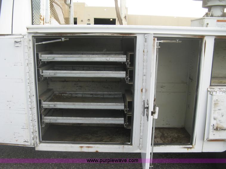 image for item K8711 2006 Ford F450 Super Duty XL bucket truck