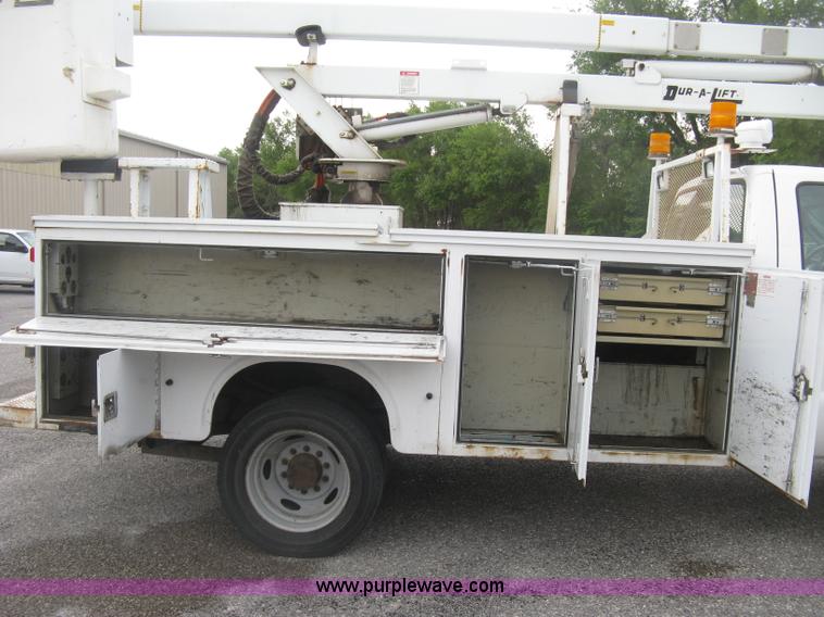 image for item K8711 2006 Ford F450 Super Duty XL bucket truck