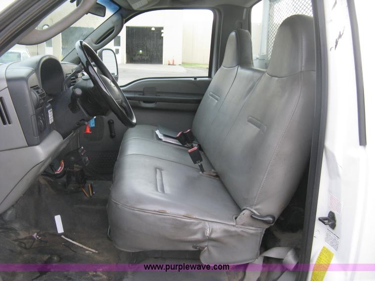 image for item K8711 2006 Ford F450 Super Duty XL bucket truck