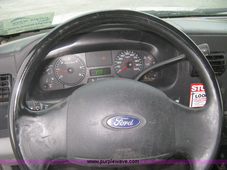 image for item K8711 2006 Ford F450 Super Duty XL bucket truck