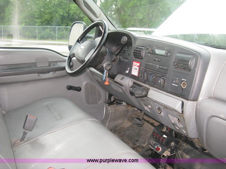 image for item K8711 2006 Ford F450 Super Duty XL bucket truck