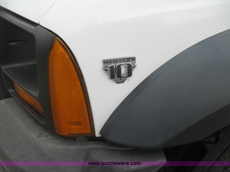 image for item K8711 2006 Ford F450 Super Duty XL bucket truck