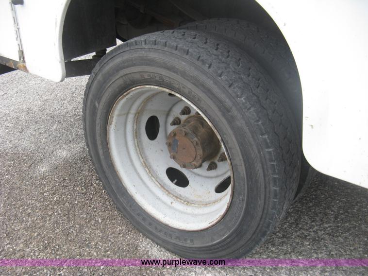 image for item K8711 2006 Ford F450 Super Duty XL bucket truck