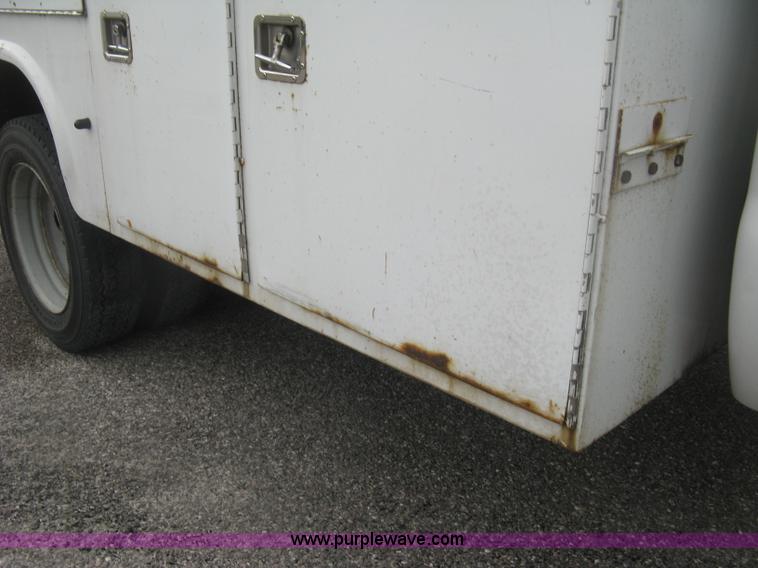 image for item K8711 2006 Ford F450 Super Duty XL bucket truck