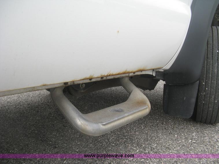 image for item K8711 2006 Ford F450 Super Duty XL bucket truck