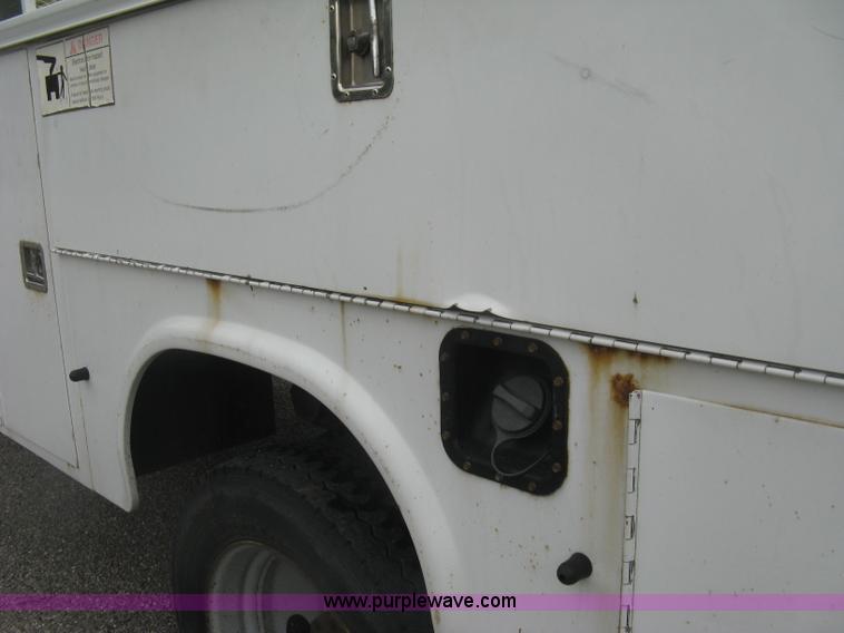 image for item K8711 2006 Ford F450 Super Duty XL bucket truck