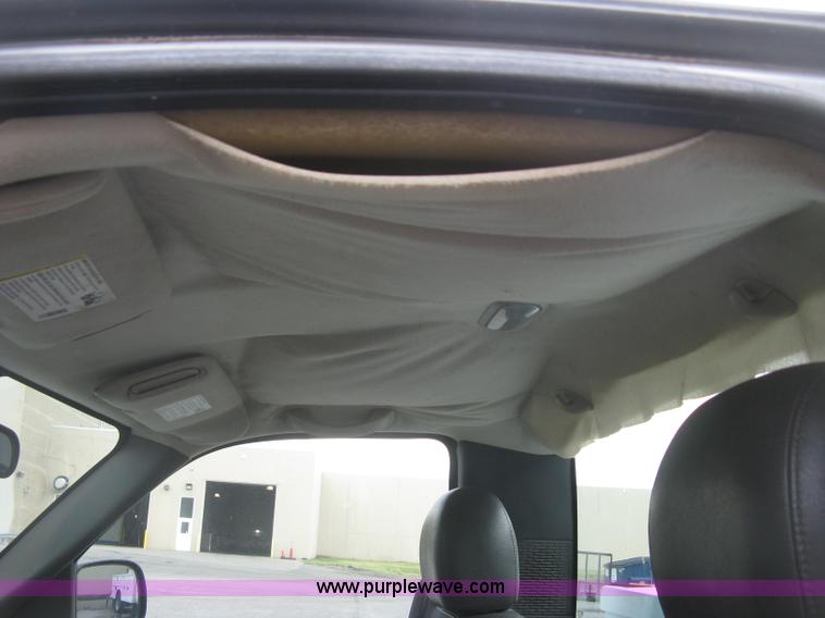 image for item K8712 2004 Chevrolet Silverado 1500 pickup truck