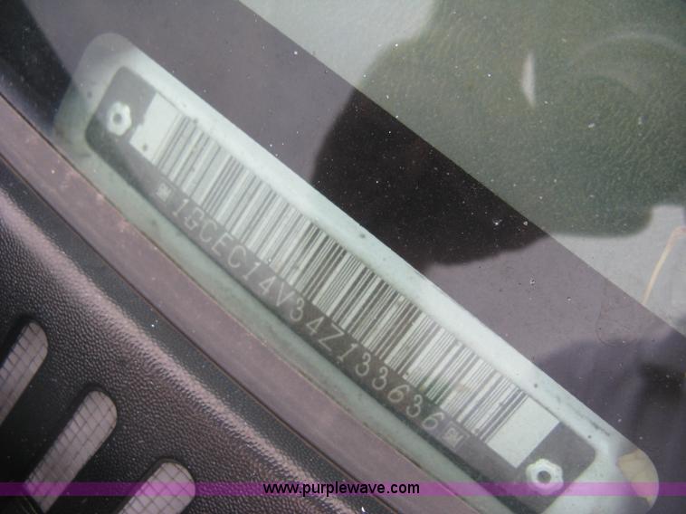 image for item K8712 2004 Chevrolet Silverado 1500 pickup truck