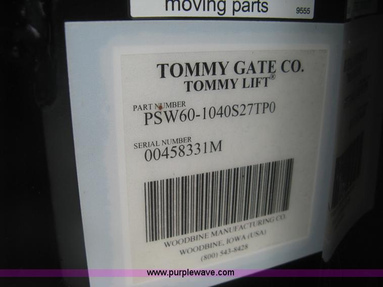 image for item K8712 2004 Chevrolet Silverado 1500 pickup truck