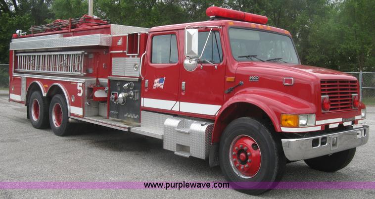 image for item K8714 1995 International 4900 pumper fire truck