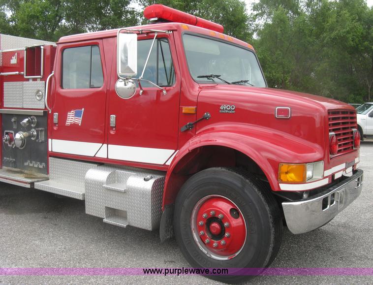 image for item K8714 1995 International 4900 pumper fire truck
