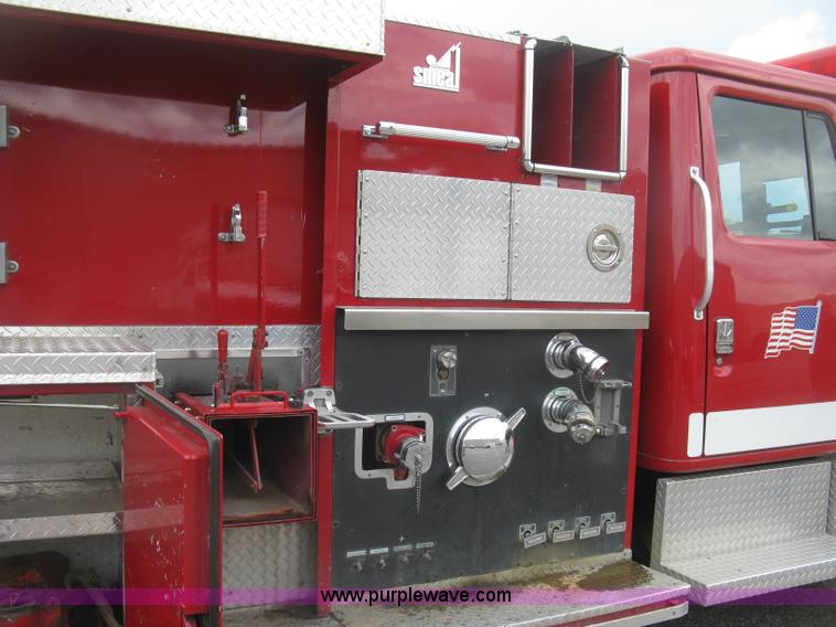 image for item K8714 1995 International 4900 pumper fire truck