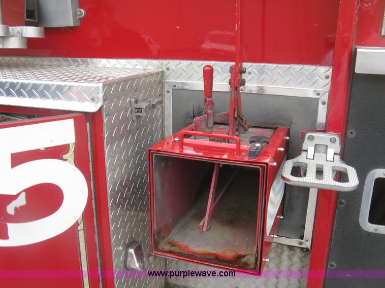 image for item K8714 1995 International 4900 pumper fire truck