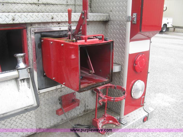 image for item K8714 1995 International 4900 pumper fire truck