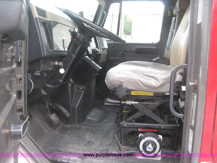 image for item K8714 1995 International 4900 pumper fire truck