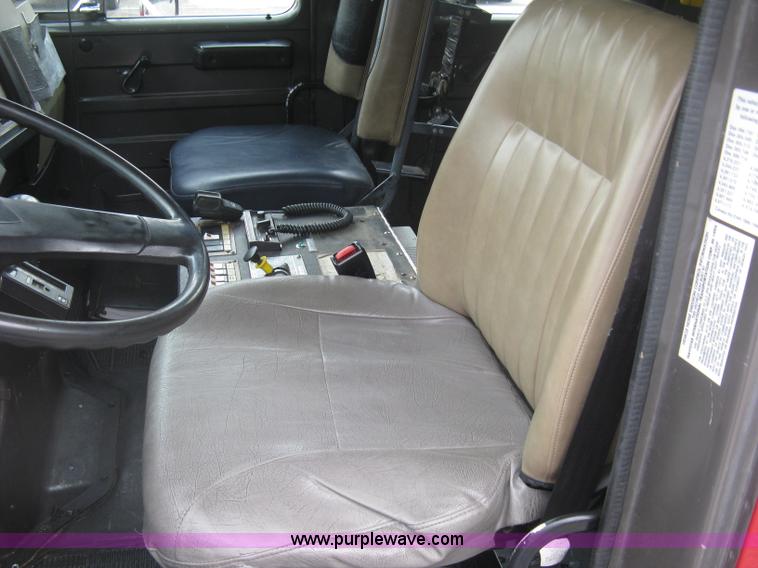 image for item K8714 1995 International 4900 pumper fire truck