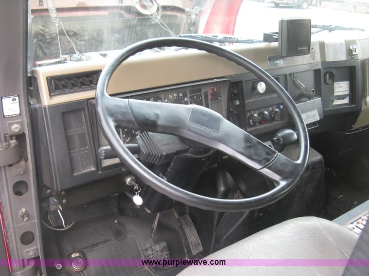 image for item K8714 1995 International 4900 pumper fire truck